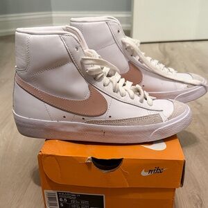Nike Women's Blazer Mid 77 - White and Light Pink
